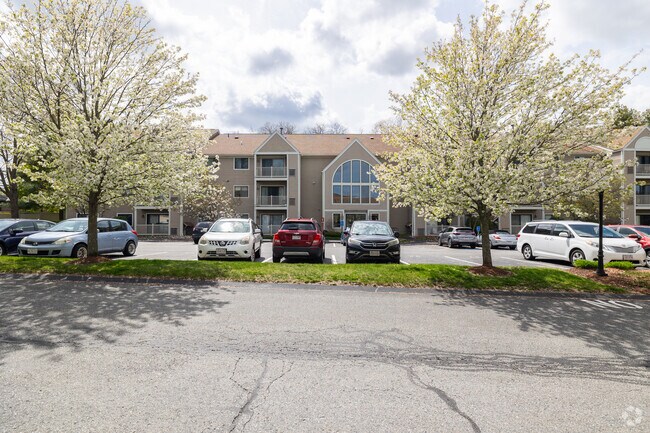23-68 Hunters Run Pl Haverhill, MA - Hunter's Run