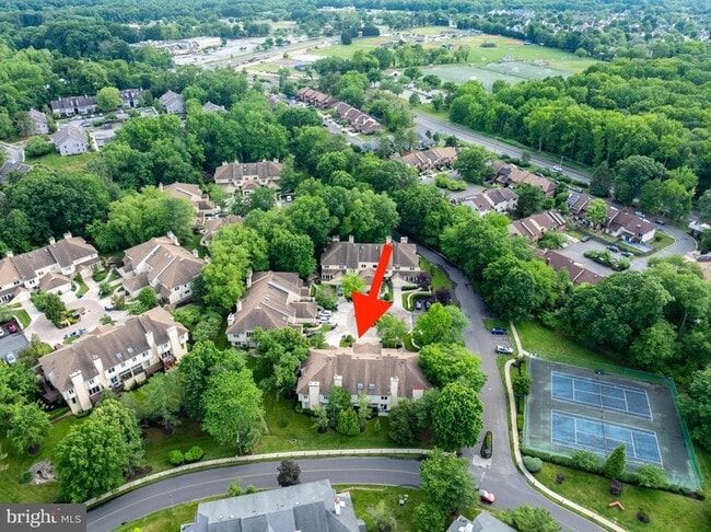 Building Photo - 1410 Chanticleer