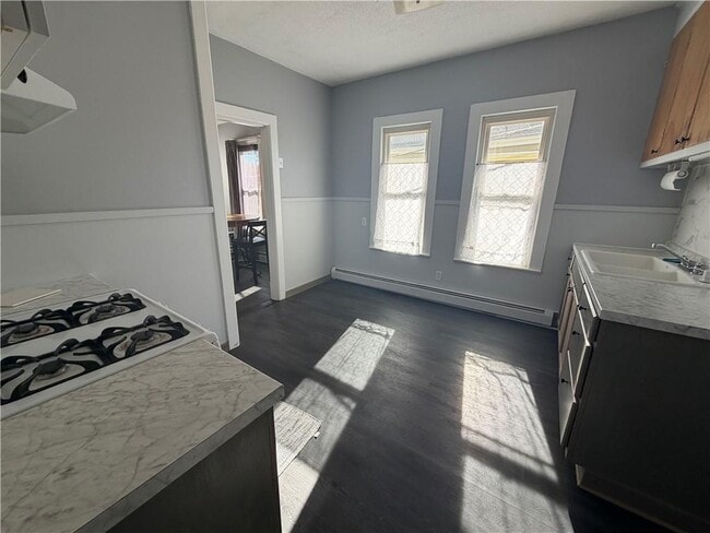 Building Photo - 112 High St