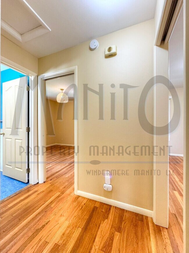 Building Photo - Tranquil Home Steps from Manito Park