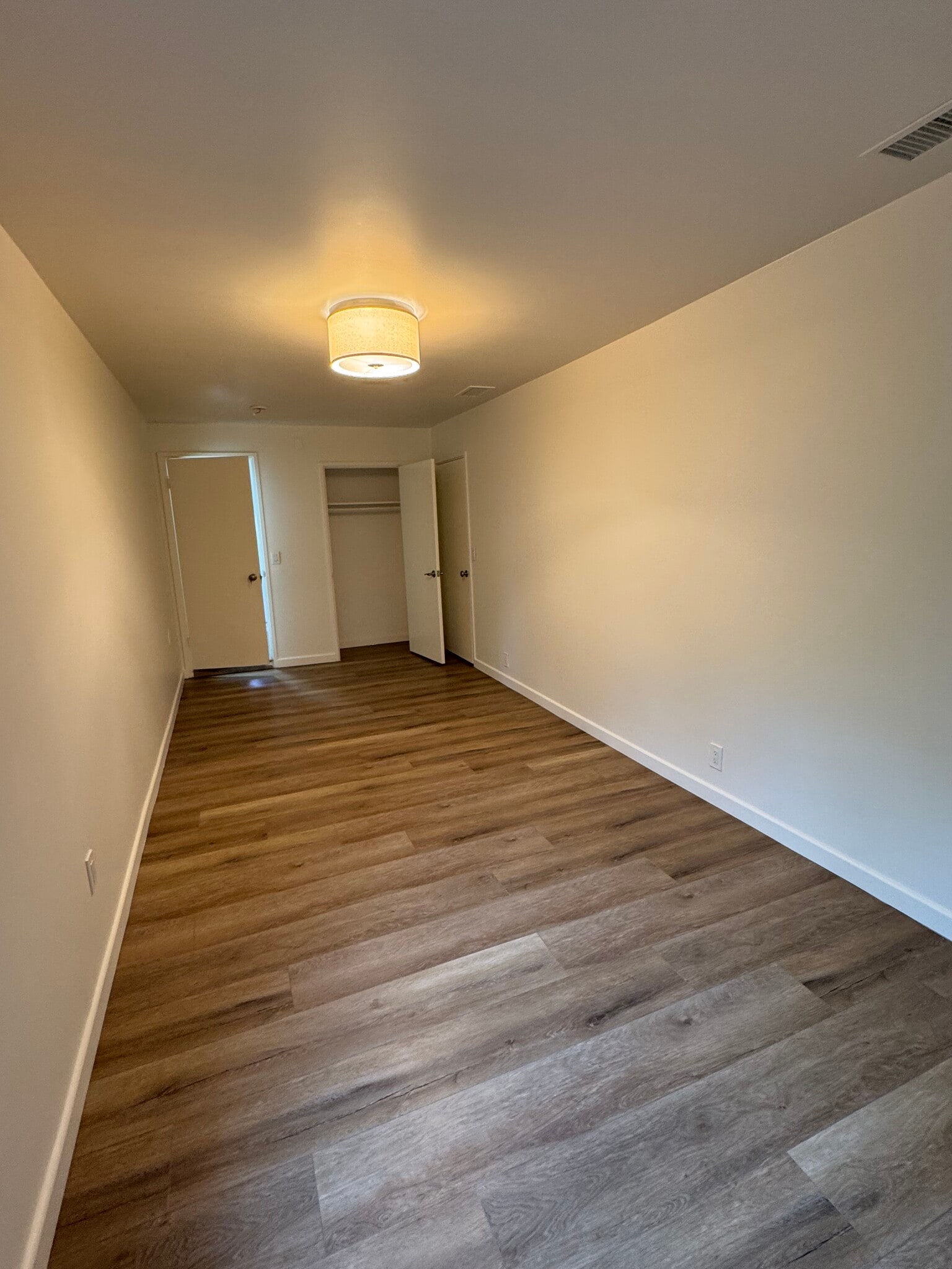 Bedroom in apartment - 11305 Sheldon St