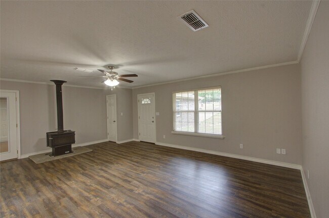 Building Photo - 720 Tennessee Acres Dr