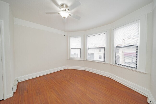 Building Photo - 4056 Piedmont Ave