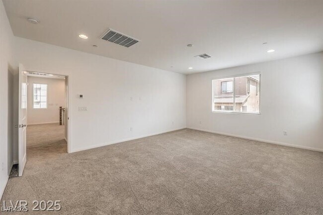 Building Photo - 89 Oratorio Dr
