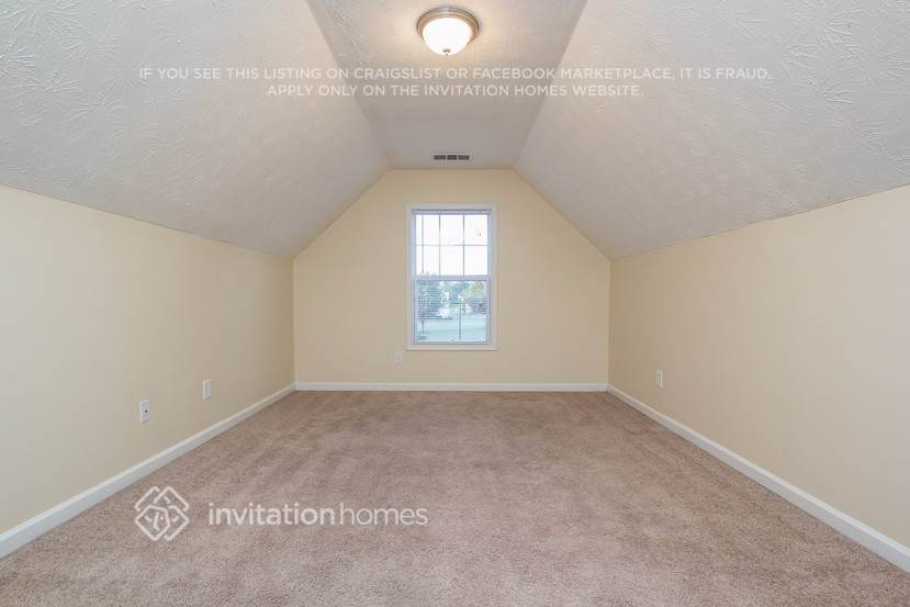 Building Photo - 2678 Buena Vista Cir