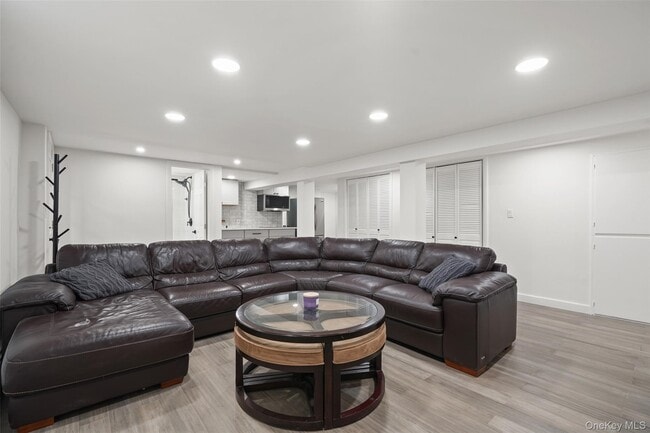 Building Photo - 59 Hoags Cross Rd