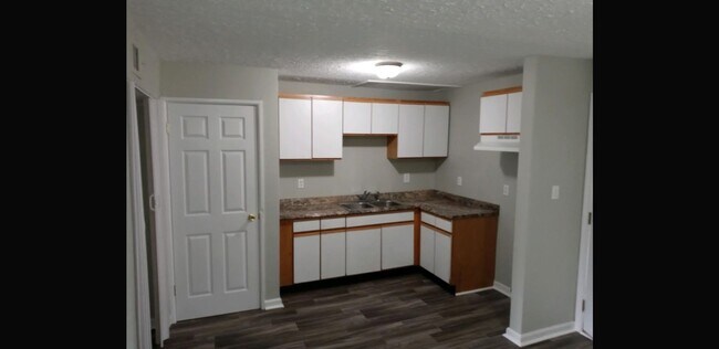 Building Photo - 3508 Chauncey Ave