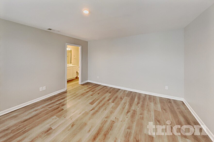 Building Photo - 2412 Solomon Ln