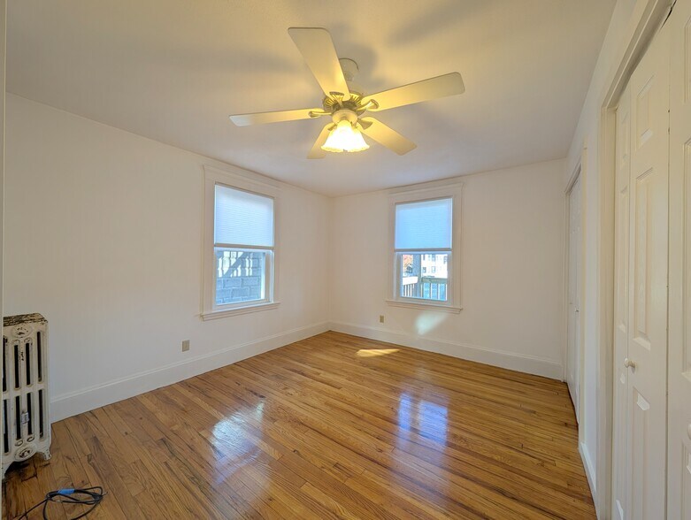 Building Photo - 119 Lowell St