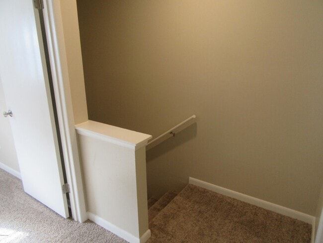 Building Photo - 2750 W 12th St