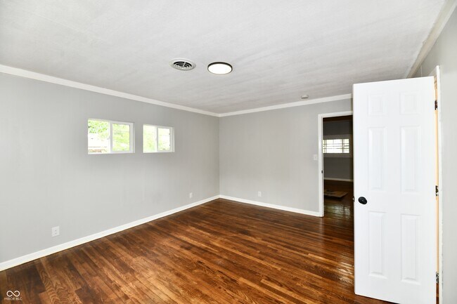Building Photo - 3550 Eisenhower Dr