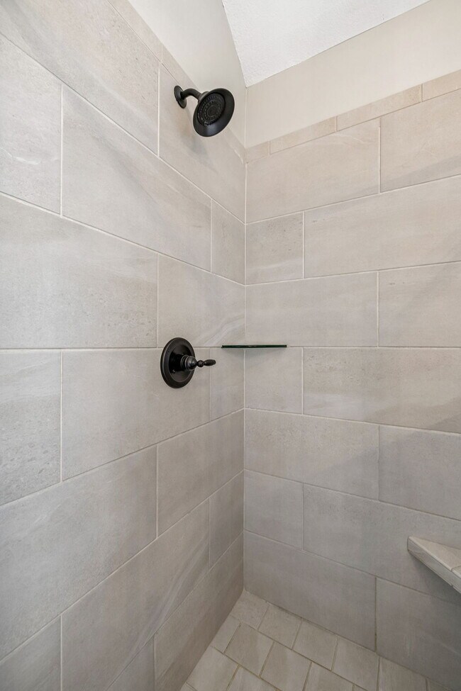 Building Photo - 275 Crusaw Dr