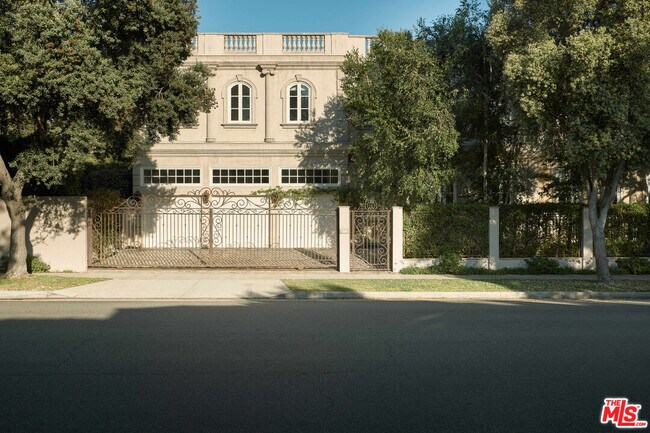 Building Photo - 628 N Rodeo Dr