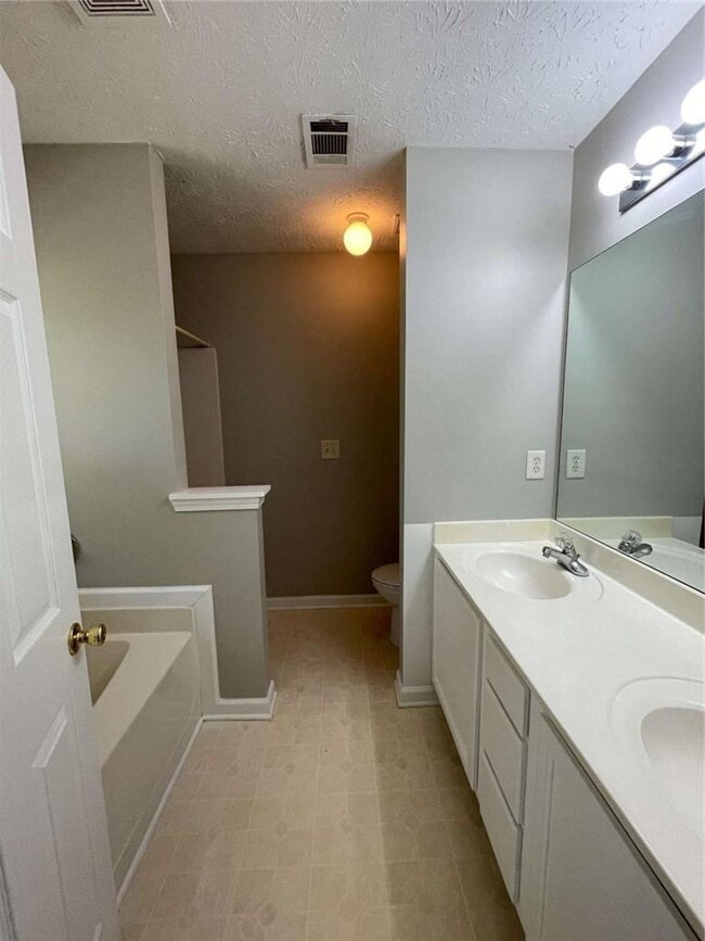 Building Photo - 2346 Delfern Dr NW