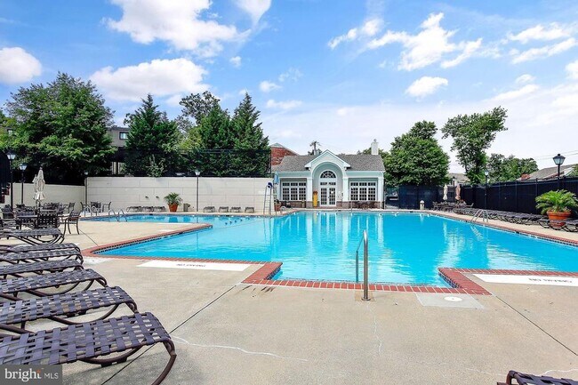 Building Photo - 60 S Van Dorn St