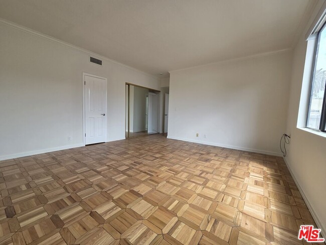 Building Photo - 126 Croft Ave