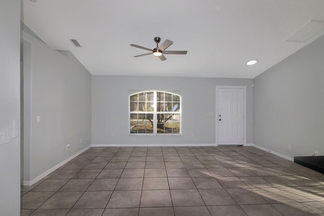 Building Photo - North Port Annual Home for Rent