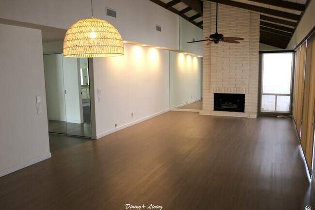 Building Photo - 2247 Mira Monte Cir W