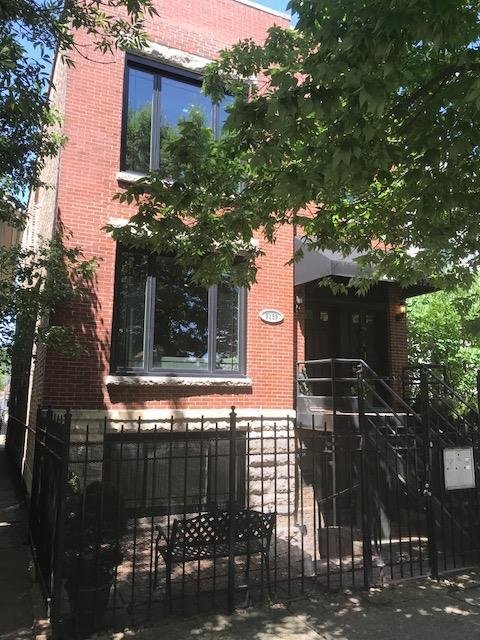 Building Photo - 2132 W Ohio St