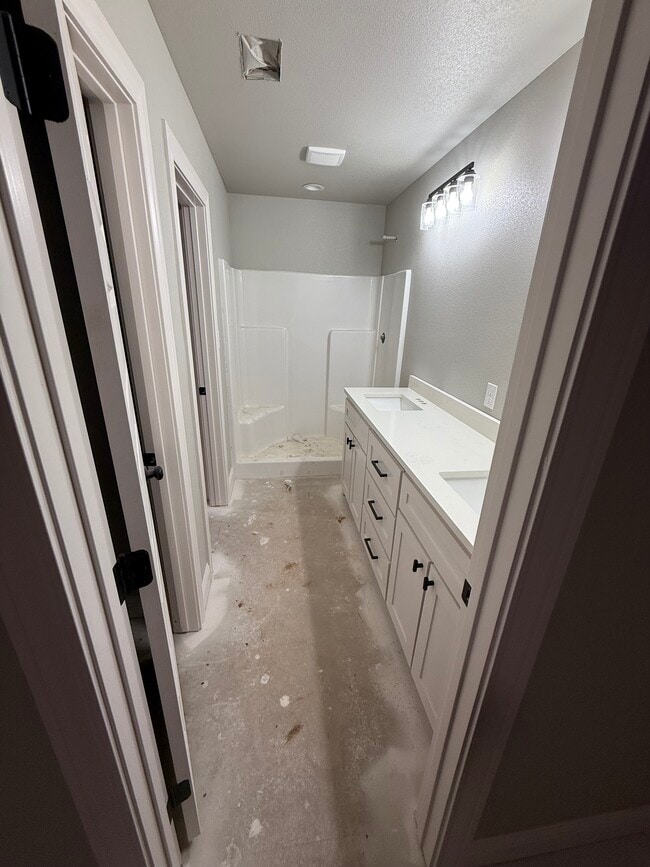 Building Photo - 317 Woodstock Ln