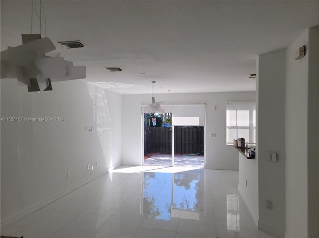 Building Photo - 7831 NW 107th Ct