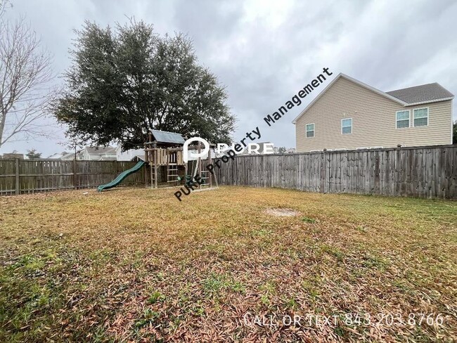 Building Photo - Beautiful 3 Bedroom 2 Bathroom One-Story P...