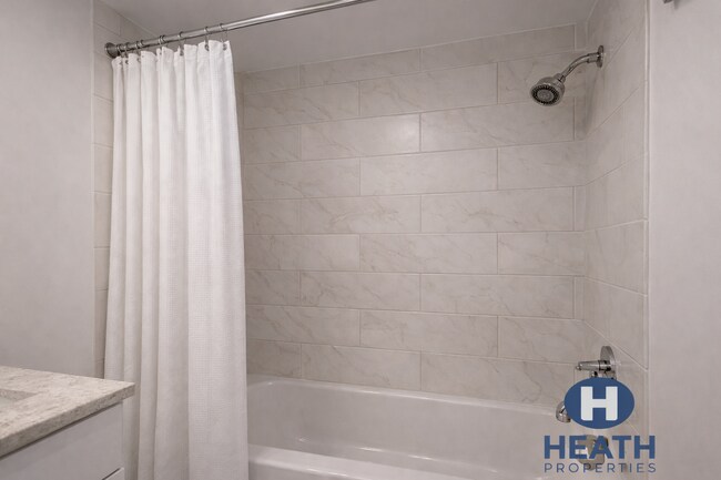 Building Photo - 218 Hemenway St