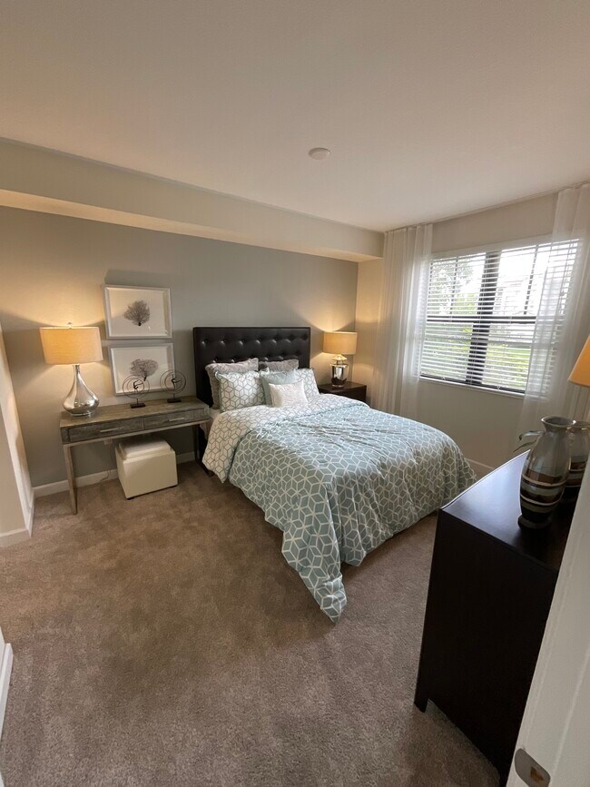 Building Photo - 10925 NW 47th Ln