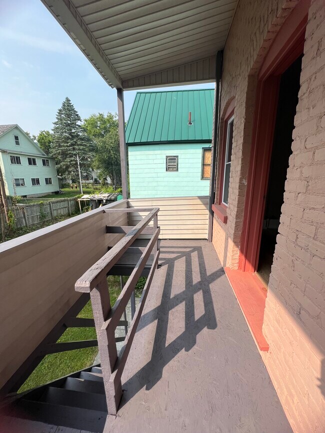 Building Photo - 41 Elk St