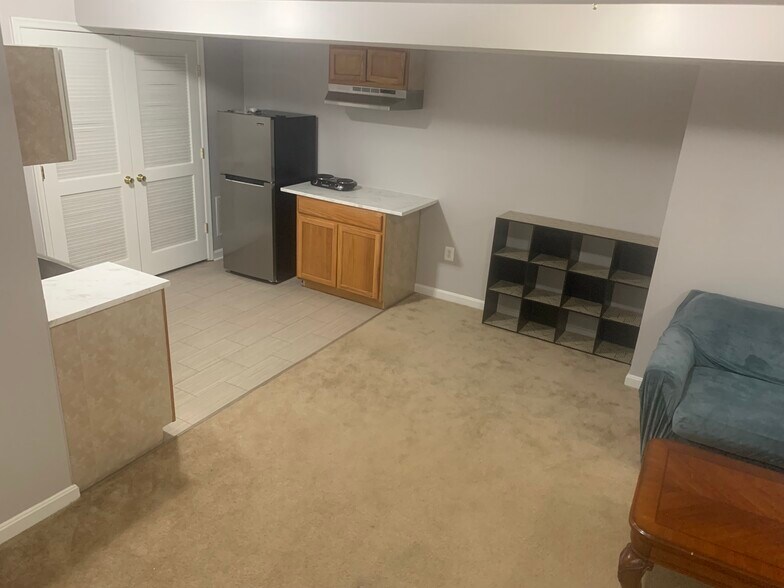 Entery to In-Law Suite - 7 Azalea St