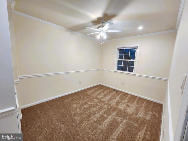 Building Photo - 2077 Pilgrim Dr
