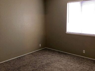 Building Photo - 2913 Tierra Verde E