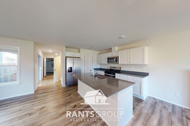 Building Photo - Great Location! Easy JBLM Commute!