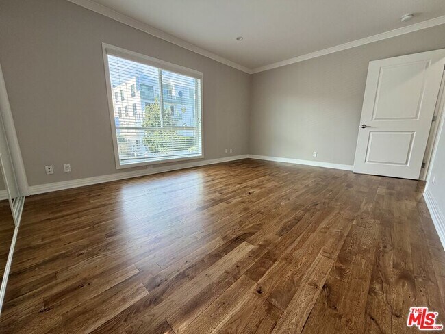 Building Photo - 812 N Alfred St