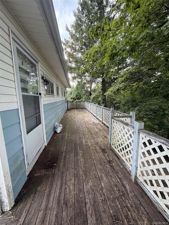 Building Photo - 1265 US-6
