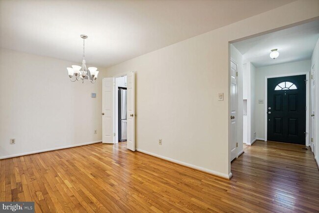 Building Photo - 3162 Borge St
