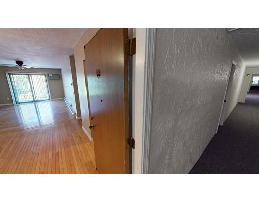 Building Photo - 13 Strawberry Bank Rd