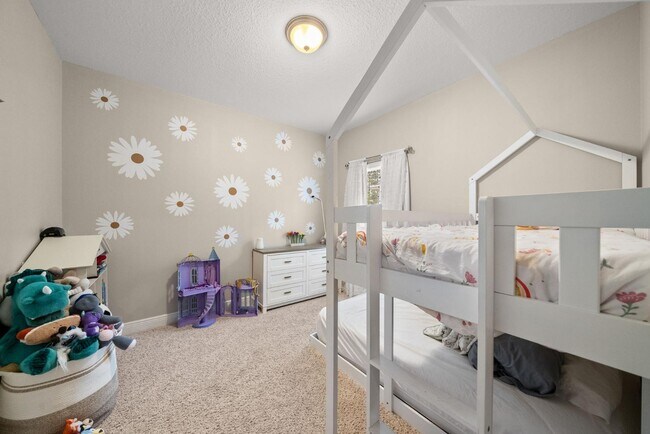 Building Photo - 414 Lilly Bell Ln