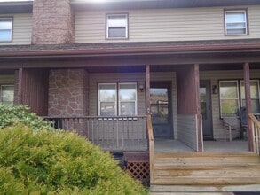 Building Photo - 138 Adams Ln