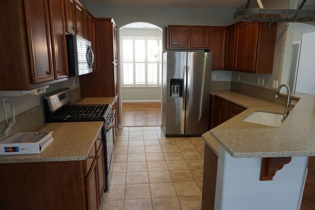 Building Photo - 10591 Iron Point Cir