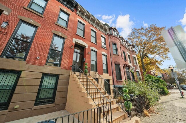 Building Photo - 560 Bramhall Ave