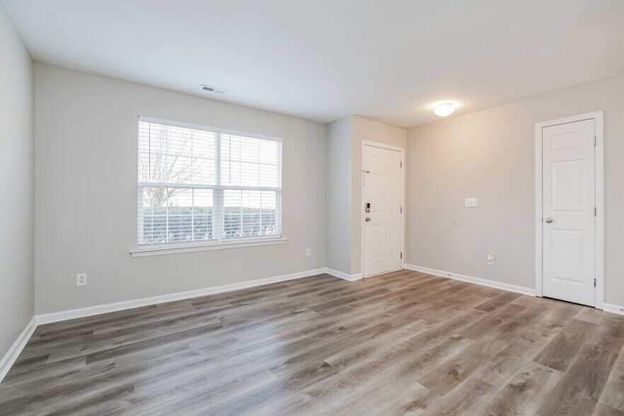Building Photo - 4009 Laurel Glen Dr