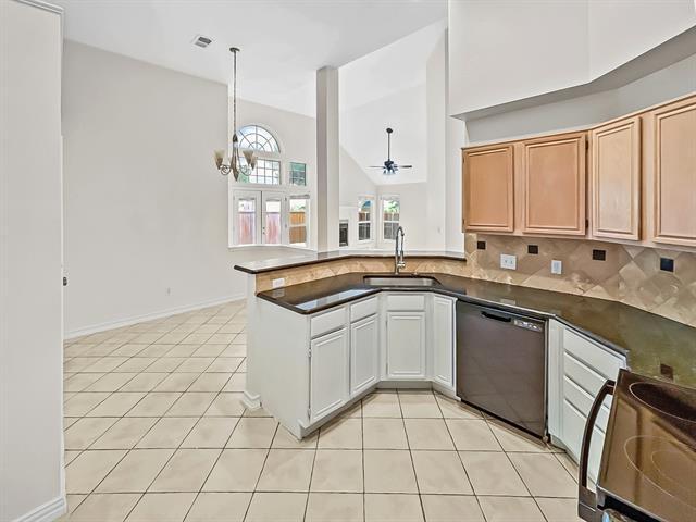 Building Photo - 605 Pheasant Knoll