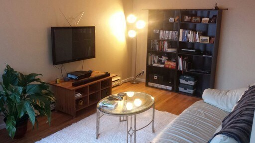 Interior Photo - 525 E Roy St