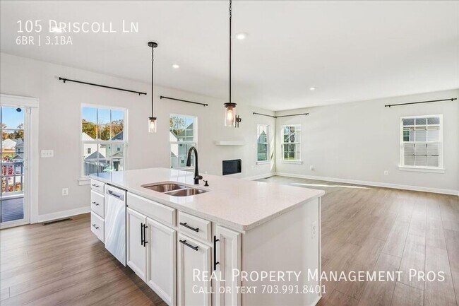 Building Photo - 105 Driscoll Ln