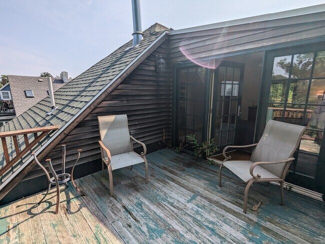 Building Photo - 17 Commonwealth Rd