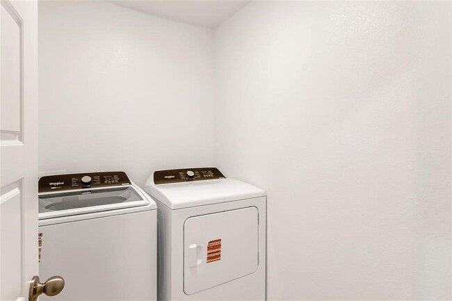 Building Photo - 3137 Pecan Farm Ln