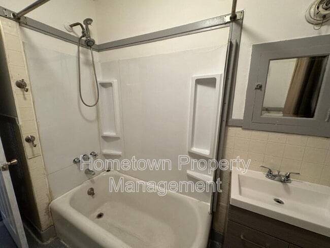 Building Photo - 1818 Walnut St