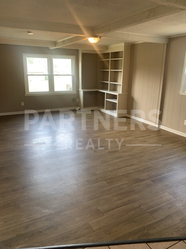 Building Photo - 4536 Wake Forest Dr