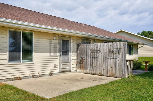 Building Photo - 2017 Vista View Dr